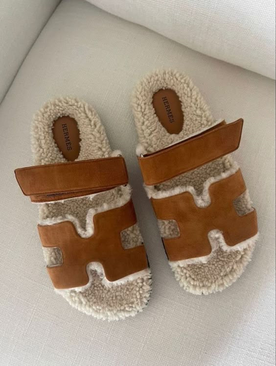 Collection of Hisa - Schuhe in a gallery layout