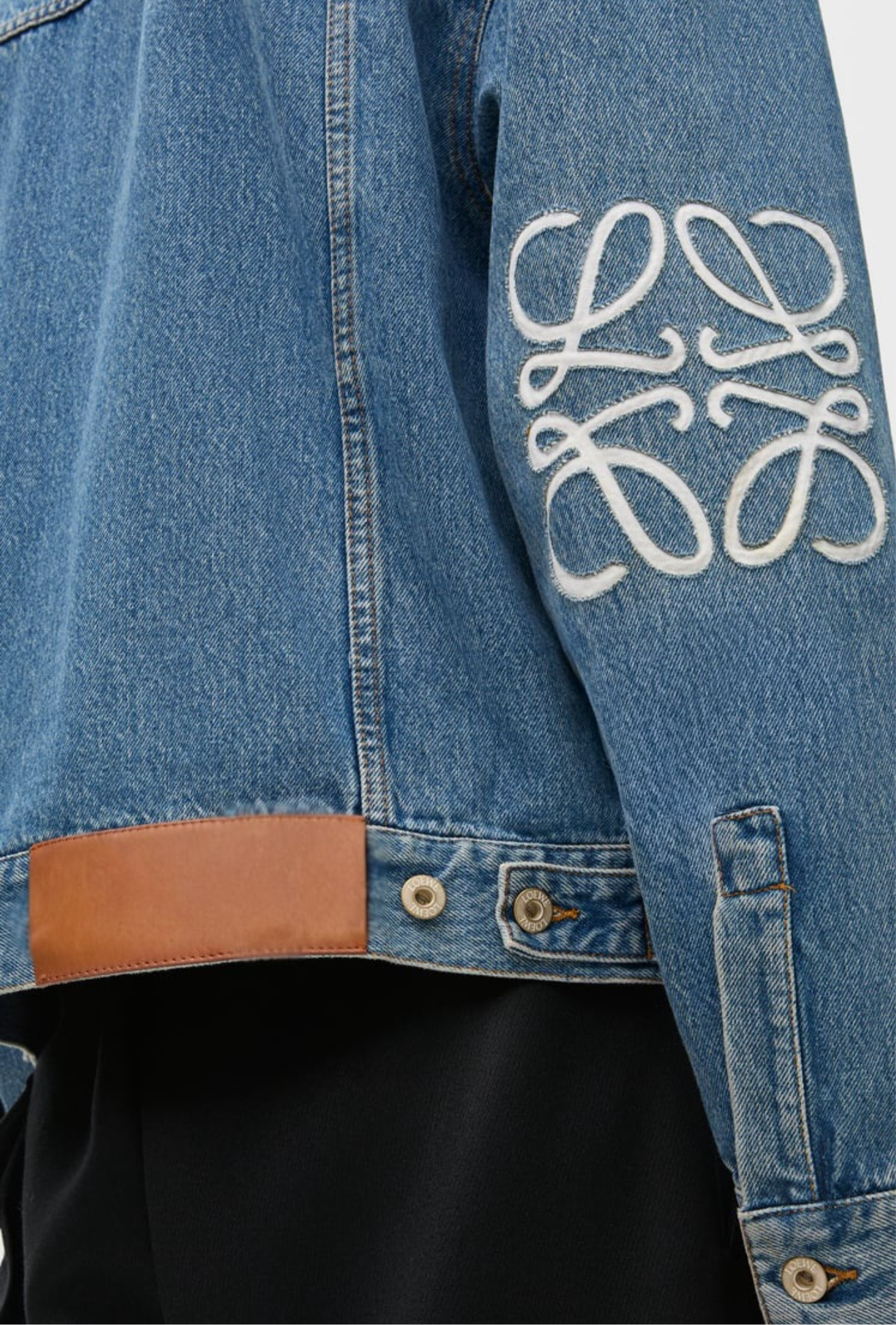 Collection of OVE - Jeans Jacke in a gallery layout