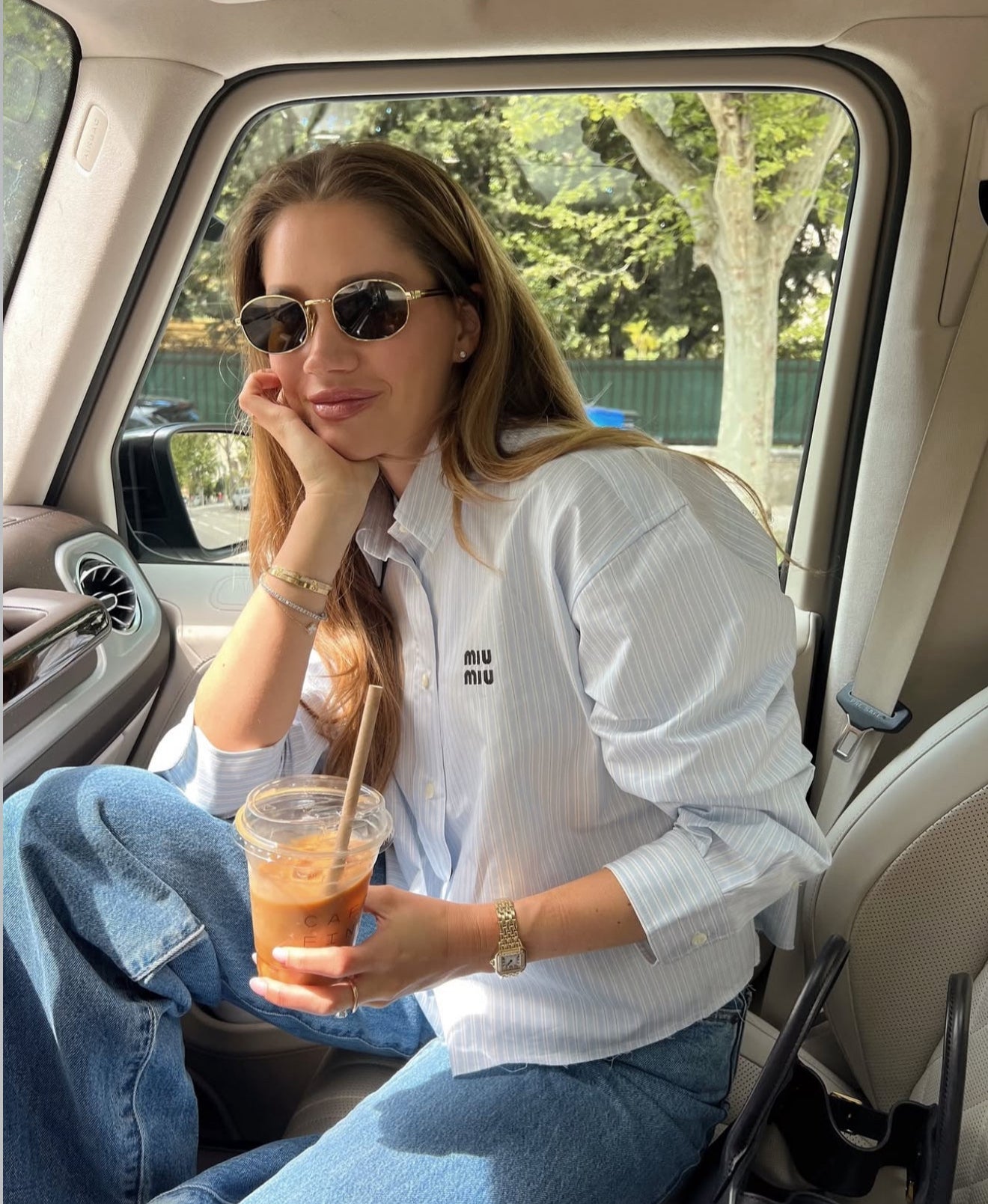 Collection of MUA - Bluse in a gallery layout